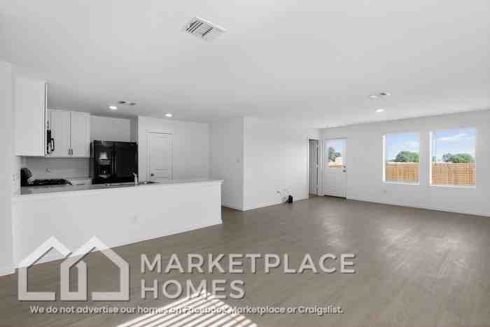 9721 Nw 124th St - Photo 6 of 33