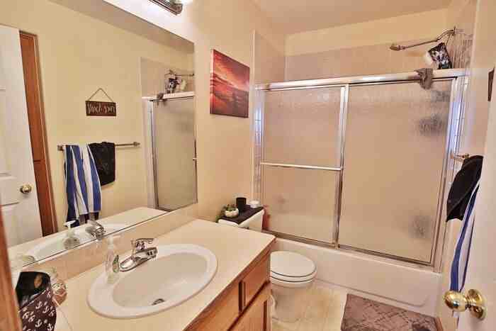 1318 Finch St - Photo 7 of 16