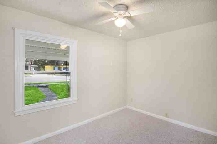 1220 W Dixie Ave - Photo 5 of 10