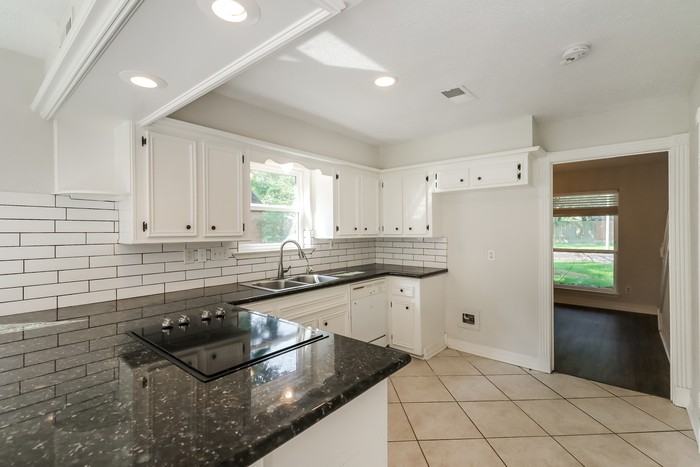 18011 Tall Cypress Dr - Photo 5 of 15