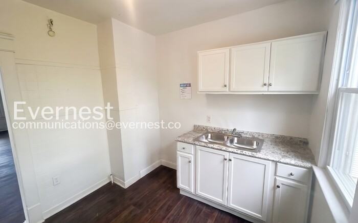 3353 E 132nd St - Photo 3 of 22