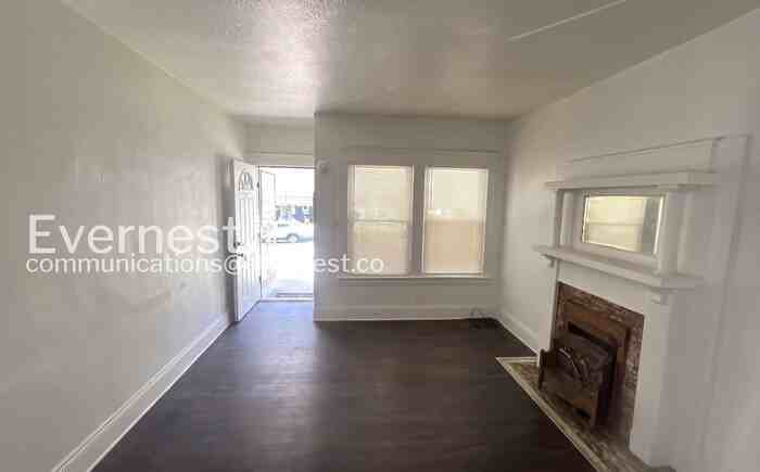 3353 E 132nd St #1 - Photo 5 of 24
