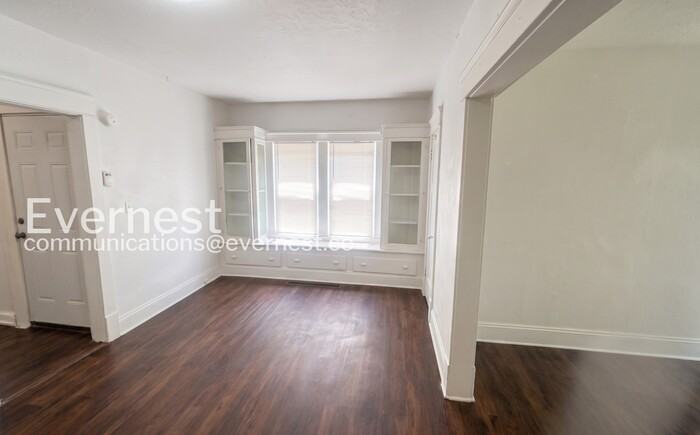 3353 E 132nd St #1 - Photo 6 of 24
