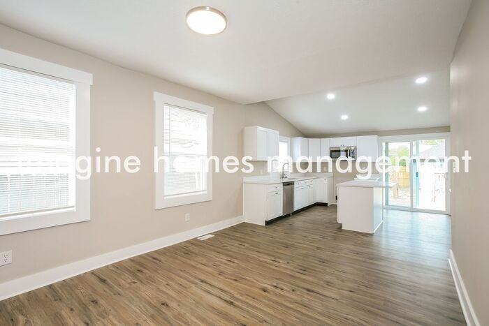 1118 N Parker Ave - Photo 7 of 23