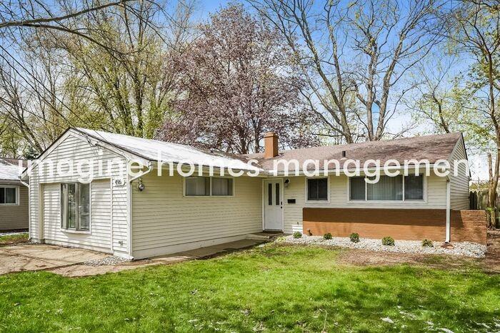 496 Abbyshire Dr - Photo 3 of 15