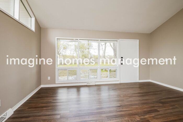 496 Abbyshire Dr - Photo 4 of 15