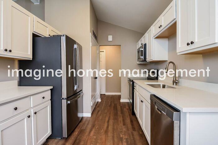 496 Abbyshire Dr - Photo 7 of 15