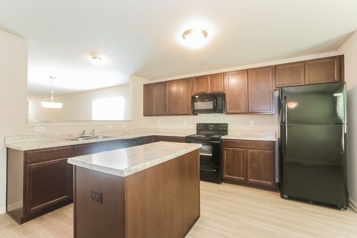 165 Rockingham Dr - Photo 6 of 14