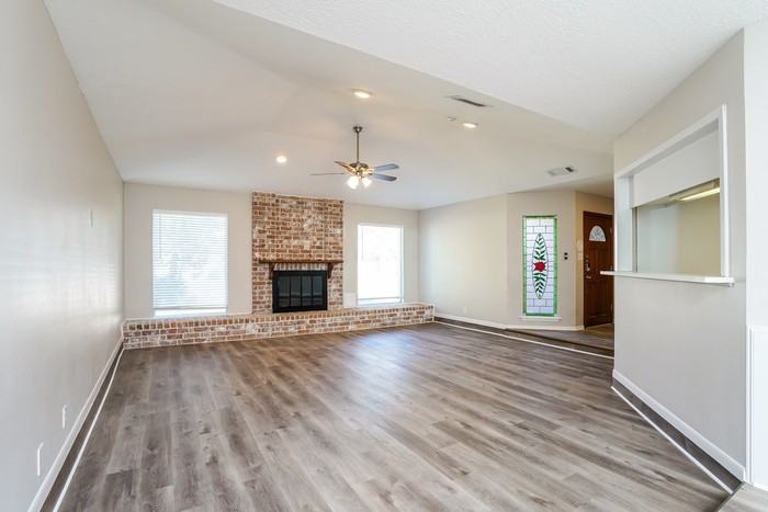 13823 Swiss Hill Dr - Photo 5 of 21