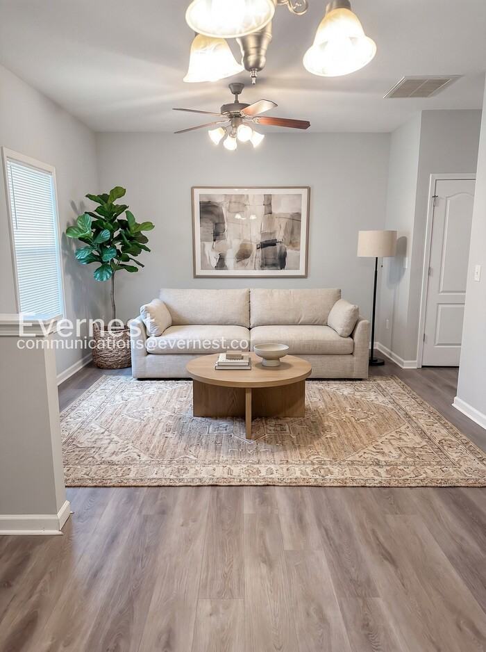 8641 Thomas Ln - Photo 3 of 27