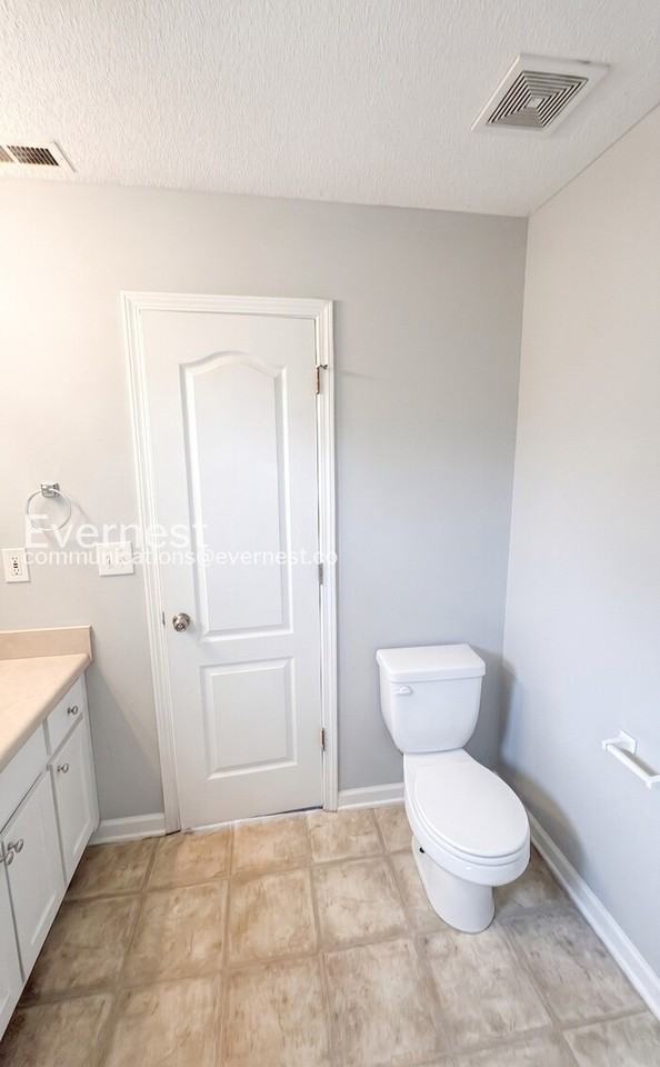 8641 Thomas Ln - Photo 6 of 27