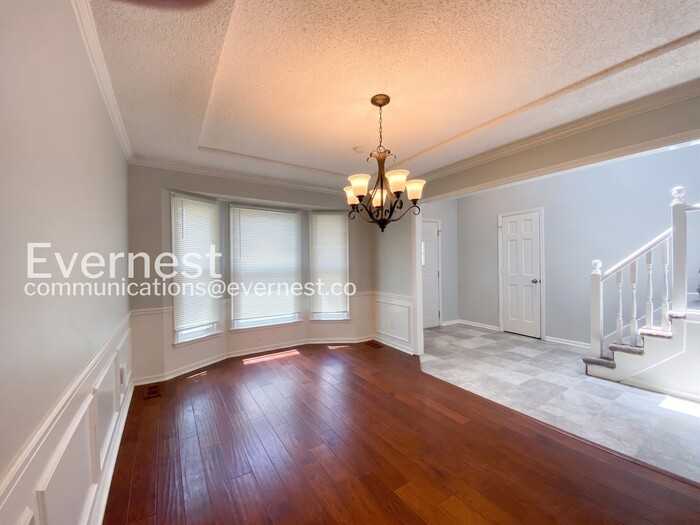 1104 E Pineview St - Photo 7 of 29