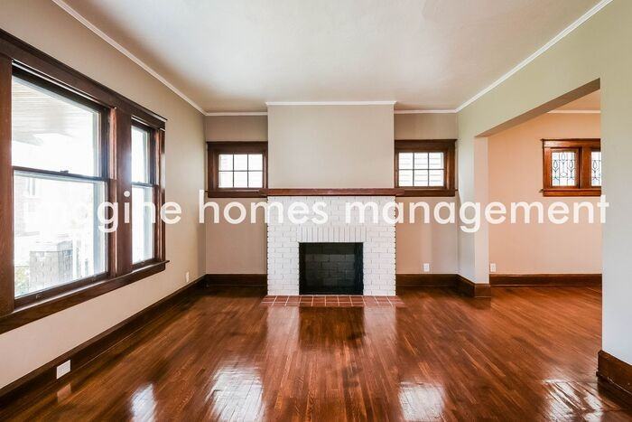 1380 Hall Ave - Photo 5 of 17