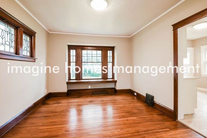 1380 Hall Ave - Photo 6 of 17