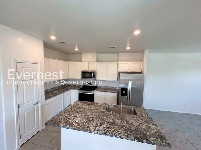 639 Sedum Ave - Photo 7 of 33