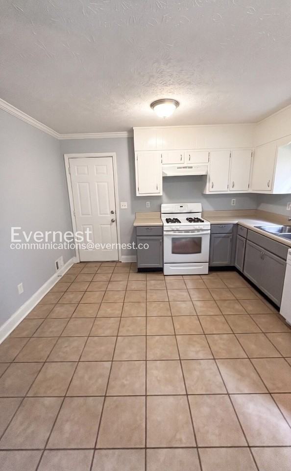 6596 Fleming Rd - Photo 3 of 24