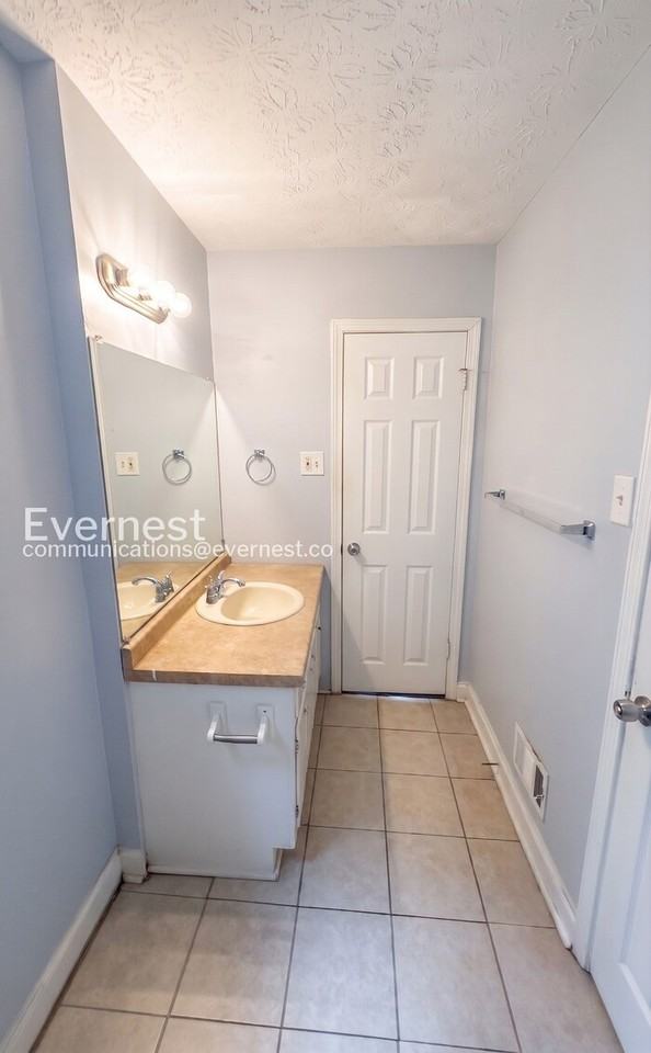 6596 Fleming Rd - Photo 7 of 24