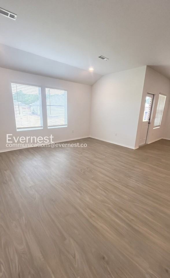 108 E Sunbelt Ct - Photo 5 of 21