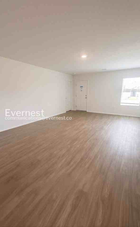 341 Moonlight Graham Blvd - Photo 4 of 21