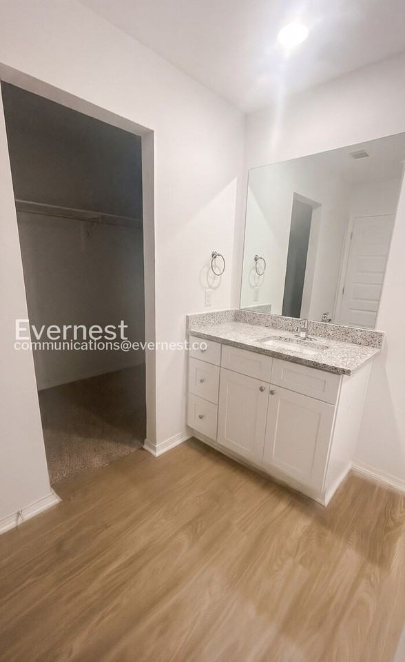 341 Moonlight Graham Blvd - Photo 5 of 21