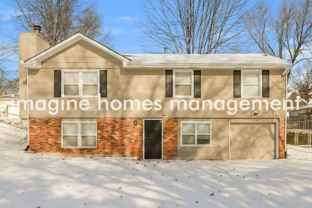 5104 Ne 57th Ter - Photo 1 of 1