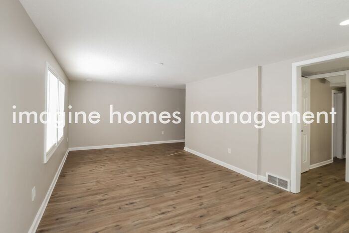 5104 Ne 57th Ter - Photo 4 of 16