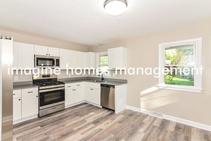14202 68th Pl N - Photo 6 of 14
