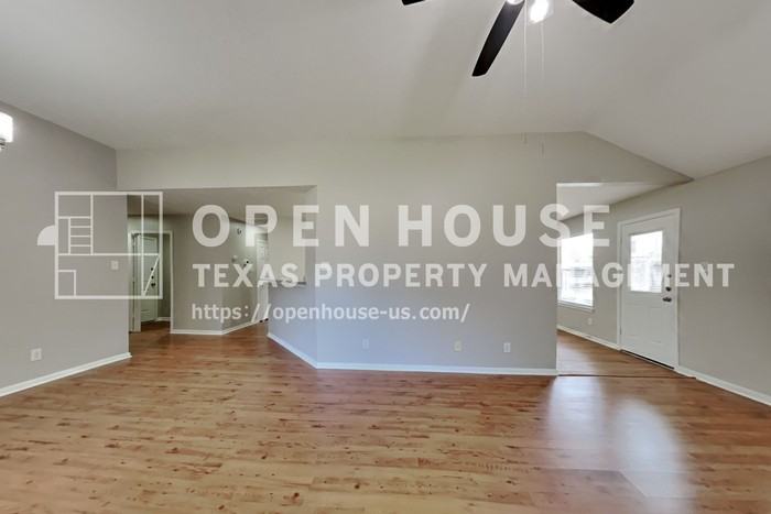 26912 Castlecliff Ln - Photo 5 of 20