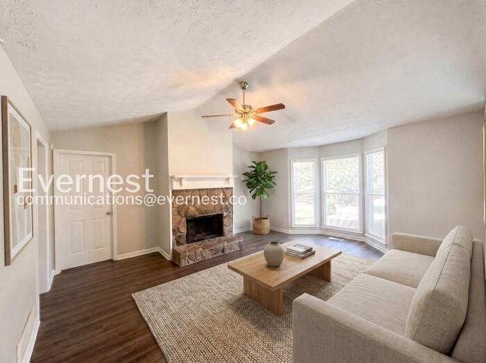 313 Silverthorne Cir - Photo 3 of 21