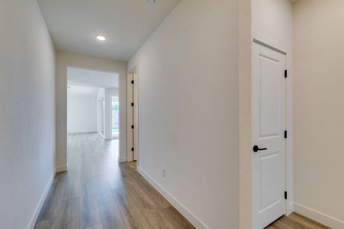 759 Faircliff Ct - Photo 3 of 50