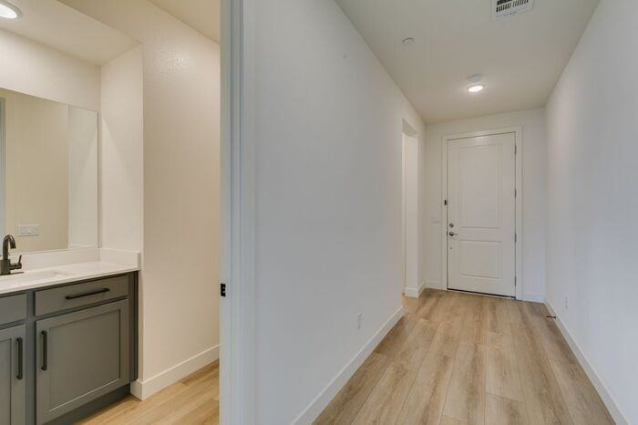 759 Faircliff Ct - Photo 4 of 50