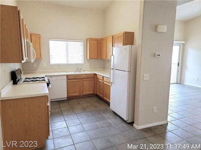 2152 Quarry Ridge St #202 - Photo 6 of 27
