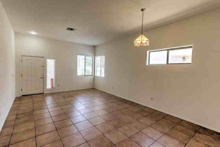 335 E Calle Nacrita - Photo 5 of 33