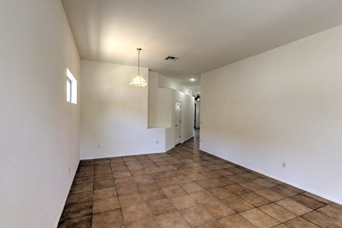 335 E Calle Nacrita - Photo 6 of 33