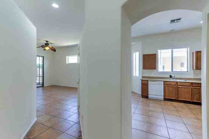 335 E Calle Nacrita - Photo 7 of 33