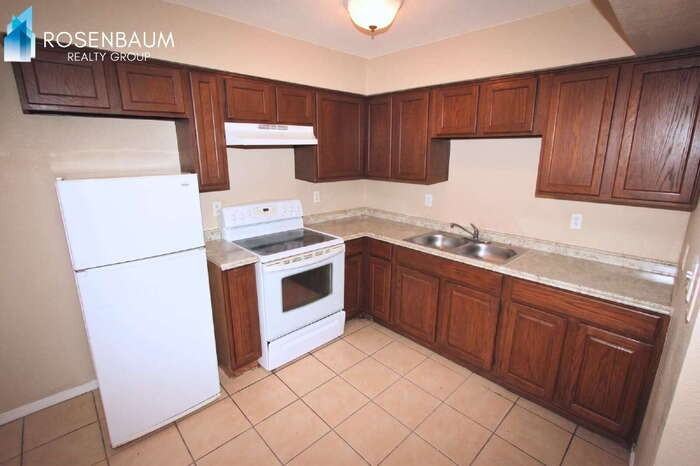 2747 E Chipman Rd #2 - Photo 2 of 7