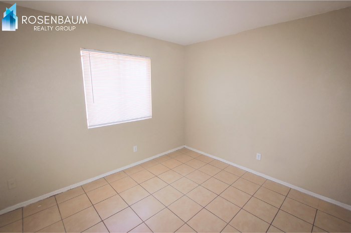 2747 E Chipman Rd #2 - Photo 3 of 7