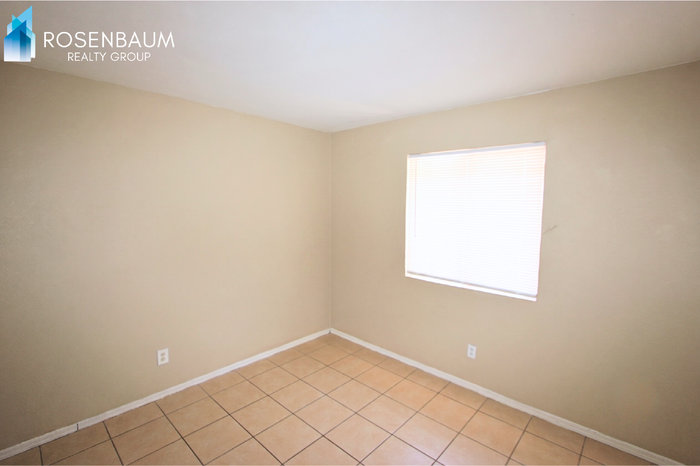 2747 E Chipman Rd #2 - Photo 4 of 7