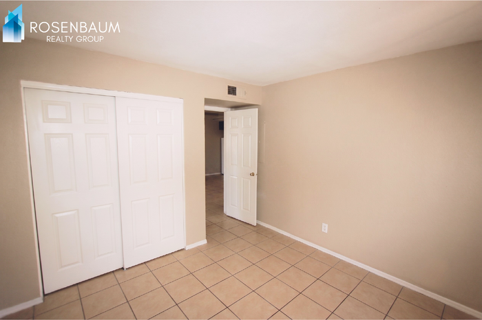 2747 E Chipman Rd #2 - Photo 5 of 7
