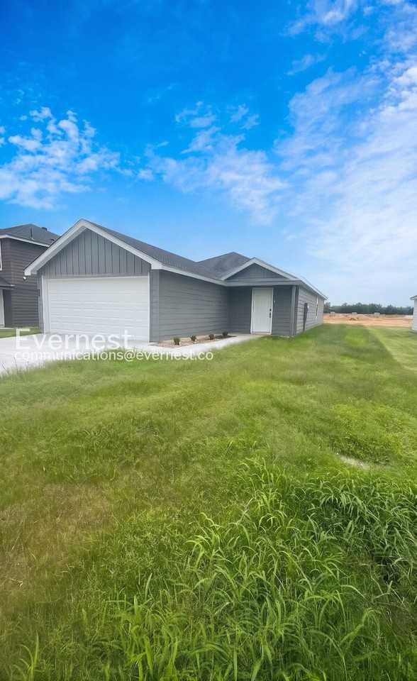 391 Moonlight Graham Blvd - Photo 2 of 23