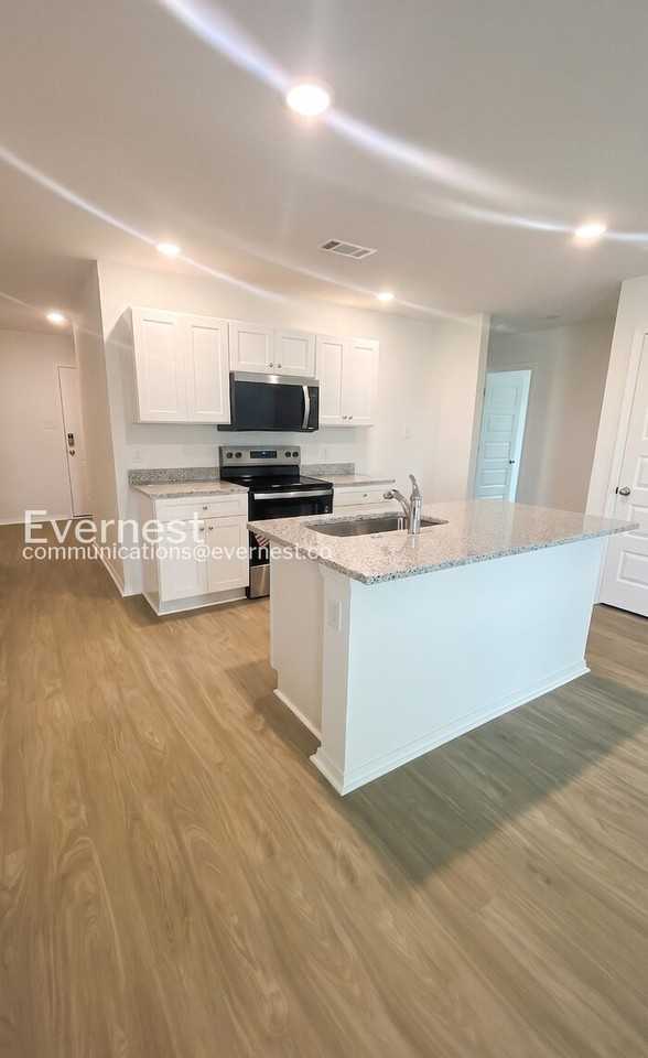 391 Moonlight Graham Blvd - Photo 3 of 23