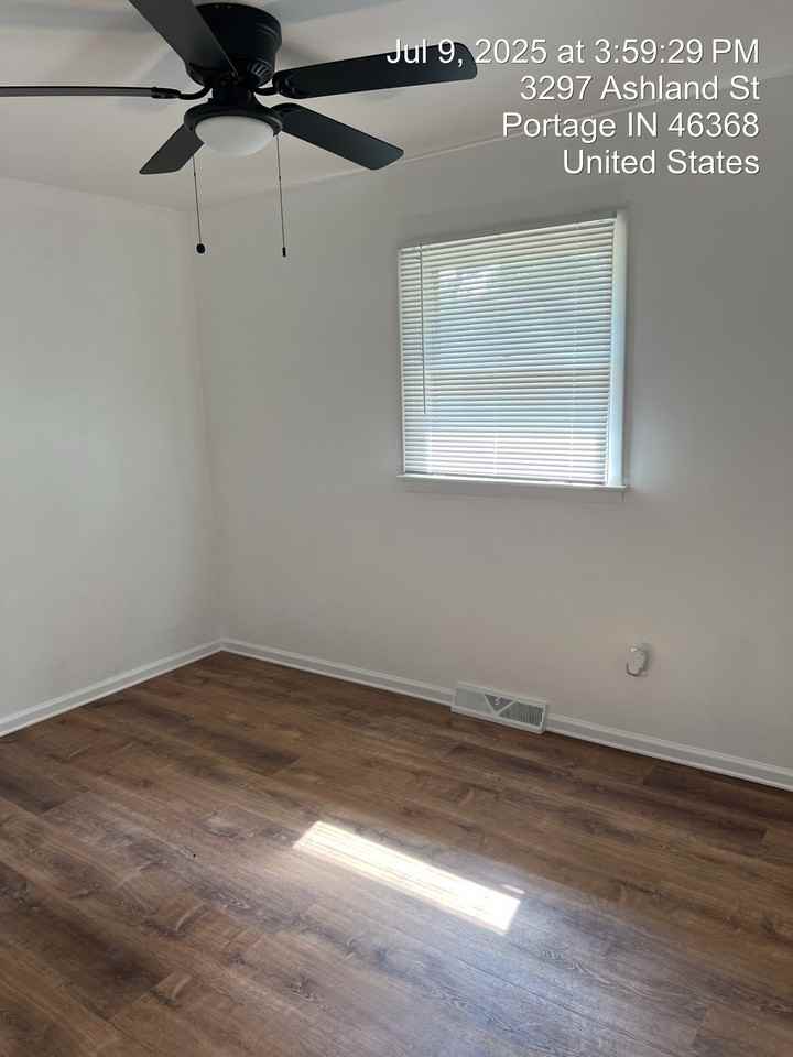 3297 Ashland St #1 - Photo 4 of 10