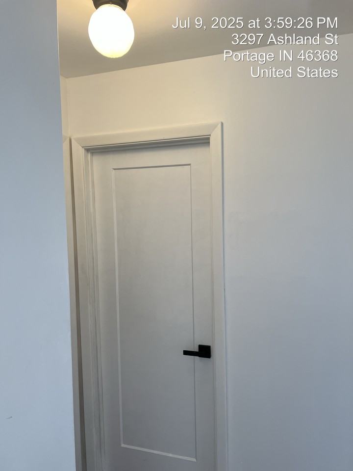 3297 Ashland St #1 - Photo 6 of 10