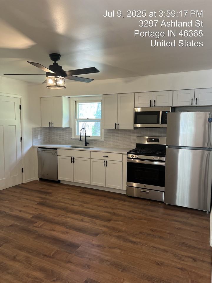 3297 Ashland St #1 - Photo 7 of 10