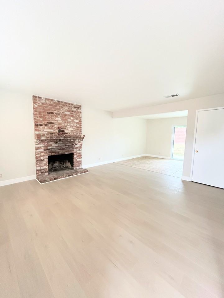 1603 Swarthout Ct #1603 - Photo 4 of 10