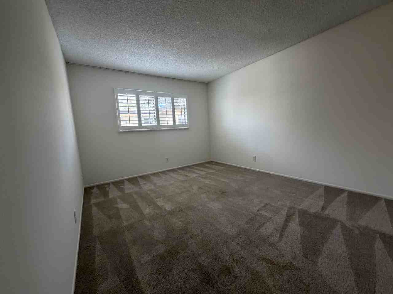 9131 Burnet Ave #2 - Photo 6 of 18