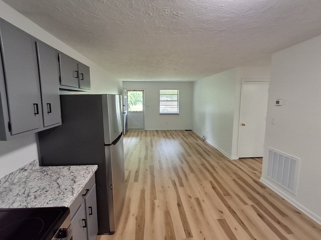 838840 Jarnigan Ave #840 - Photo 4 of 9