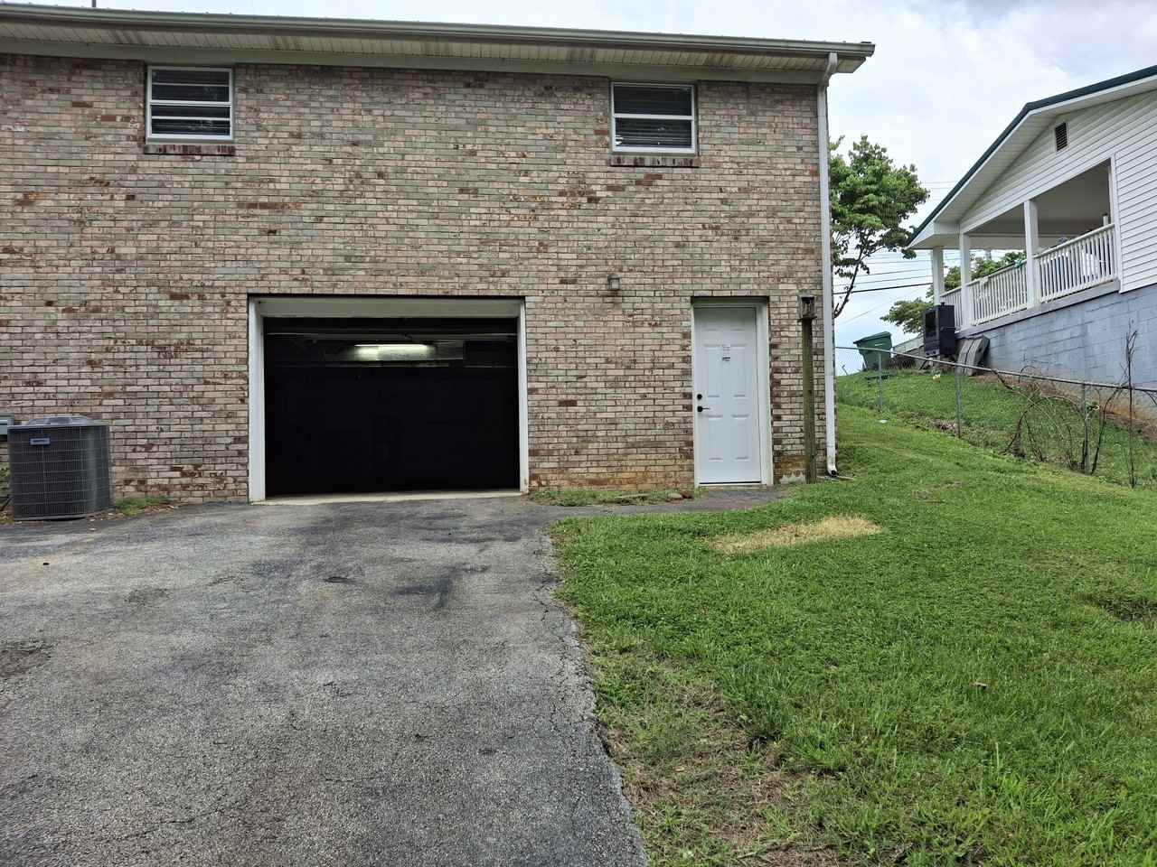 838840 Jarnigan Ave #840 - Photo 6 of 9
