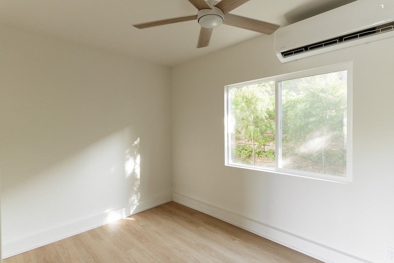 2841 Los Feliz Dr #B - Photo 5 of 13