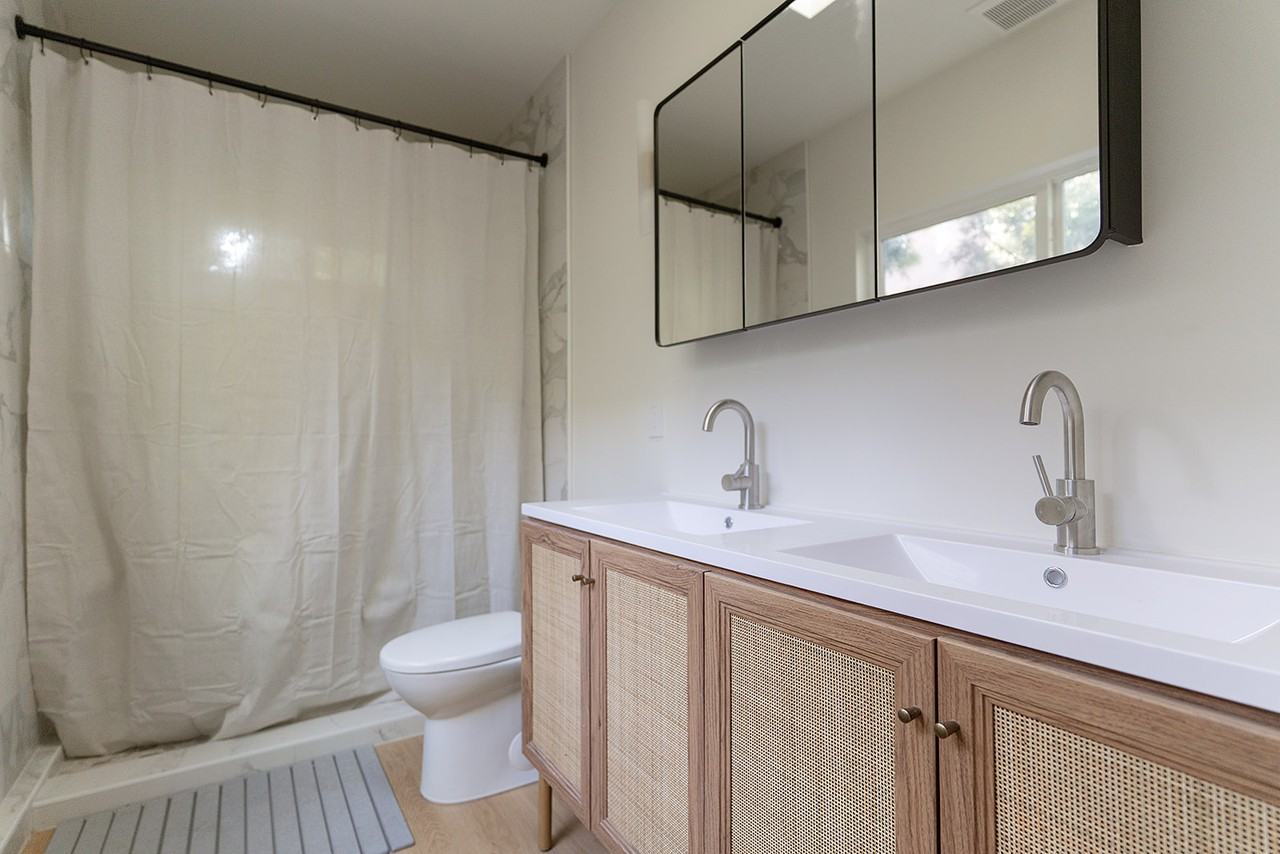 2841 Los Feliz Dr #B - Photo 7 of 13